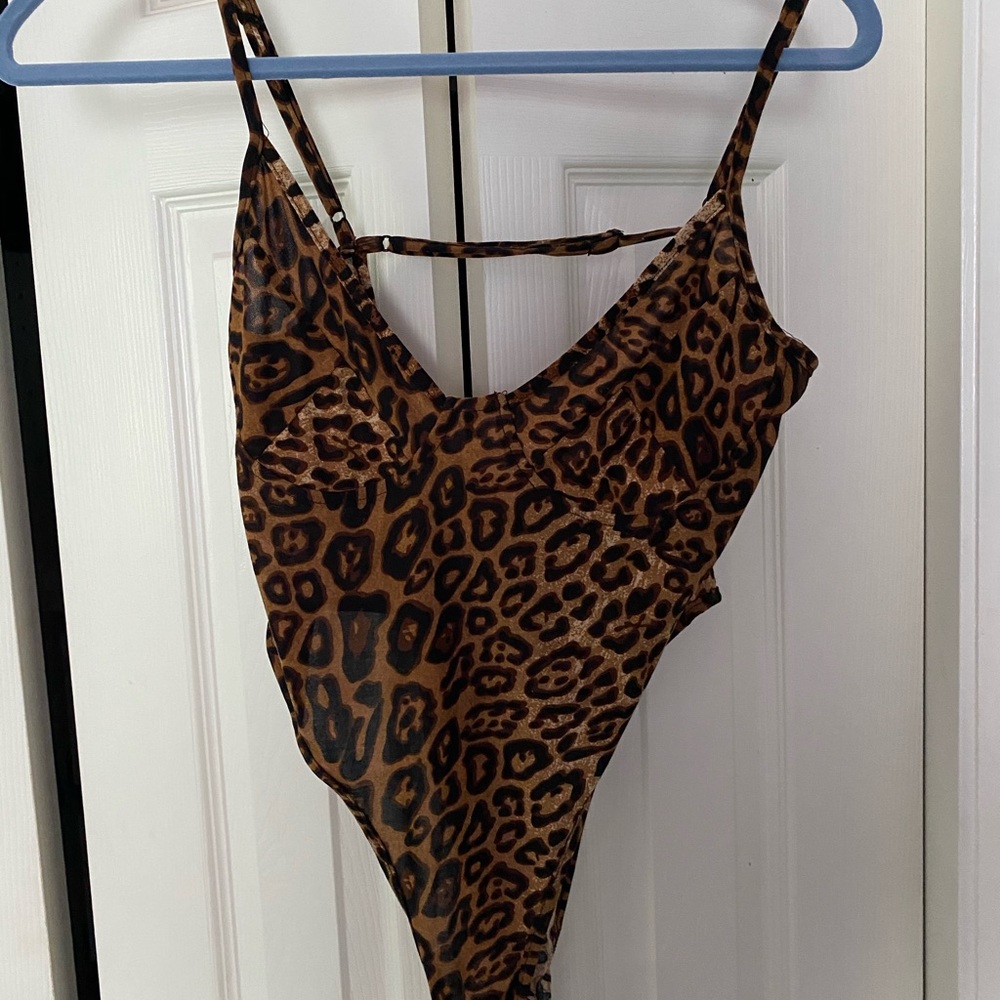 PRETTY LITTLE THING cheetah bodysuit